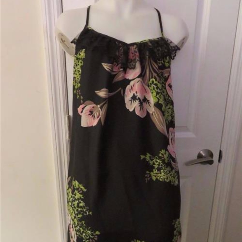 JOHNNY MARTIN BLACK FLORAL V-NECK DRESS SZ 7